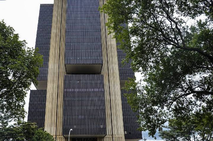 Banco Central reduz juros básicos para 14,5% ao ano