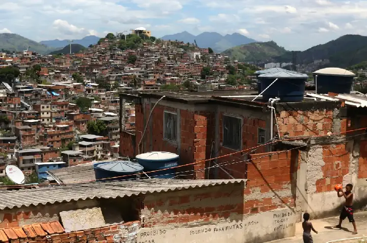 Gênero, raça e origem familiar definem mobilidade social, diz estudo