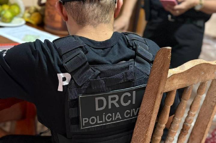 Polícia Civil mira grupo investigado por sextorsão contra influenciadora digital em Mato Grosso