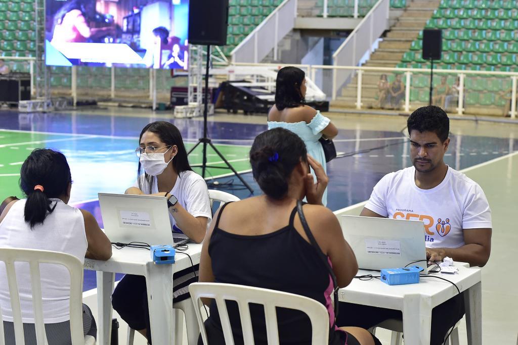 Governo de MT realiza mutirão para cadastrar novos beneficiários do programa SER Família