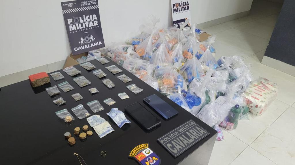PM prende três faccionados e apreende porções de drogas e 31 cestas básicas em Nova Mutum