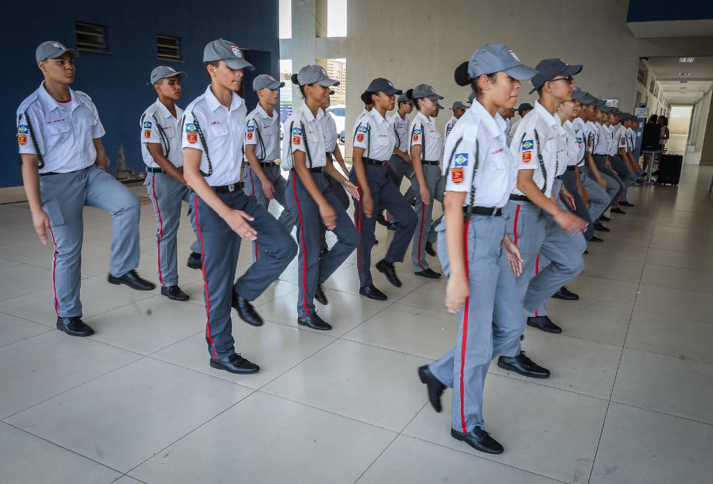 Escolas estaduais militares abrem inscrições para novos alunos