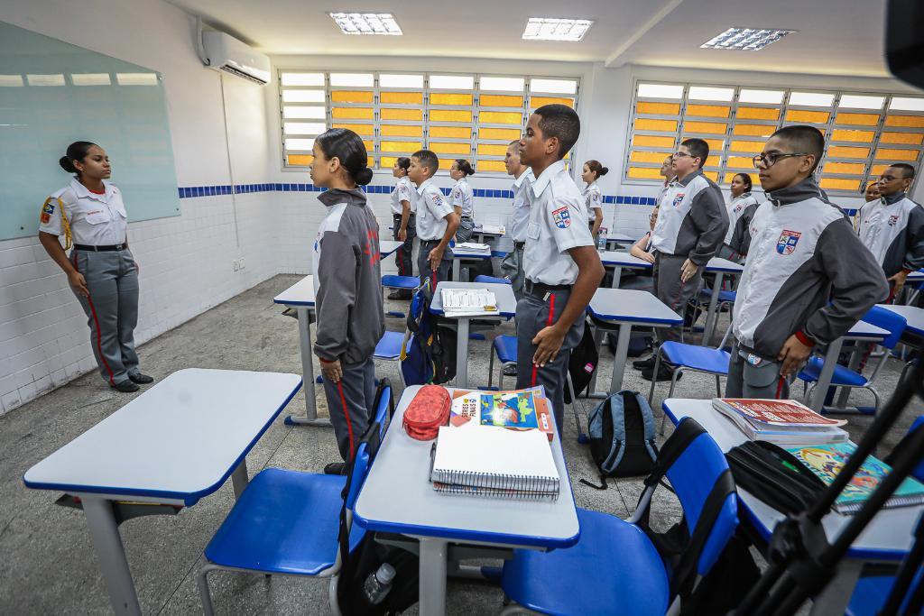 Mais de 15 mil jovens farão processo seletivo para estudar nas escolas estaduais militares