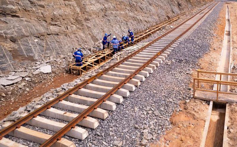 O projeto de ferrovia que 'rasga' o Brasil e liga 2 oceanos