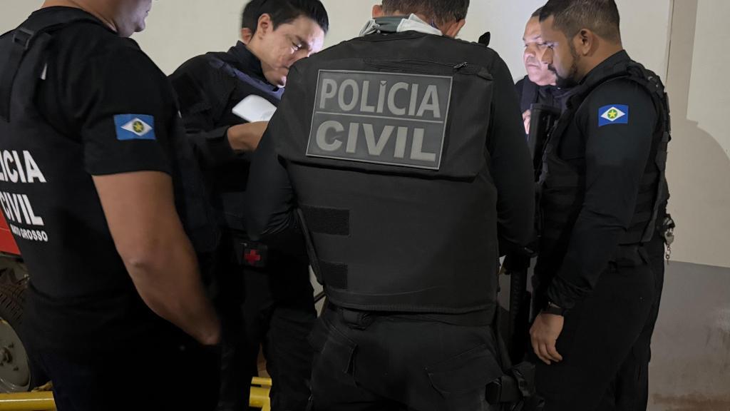 Polícia Civil cumpre 52 mandados em operação contra facção criminosa em MT