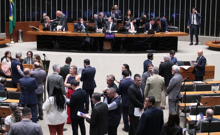 Hugo Motta destaca mudança histórica para os trabalhadores