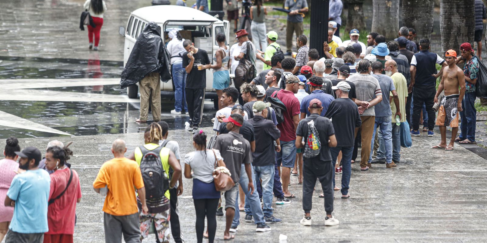 População em situação de rua passa de 388 mil em maio; SP lidera